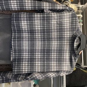 Alice & Olivia Leslie crop shirt